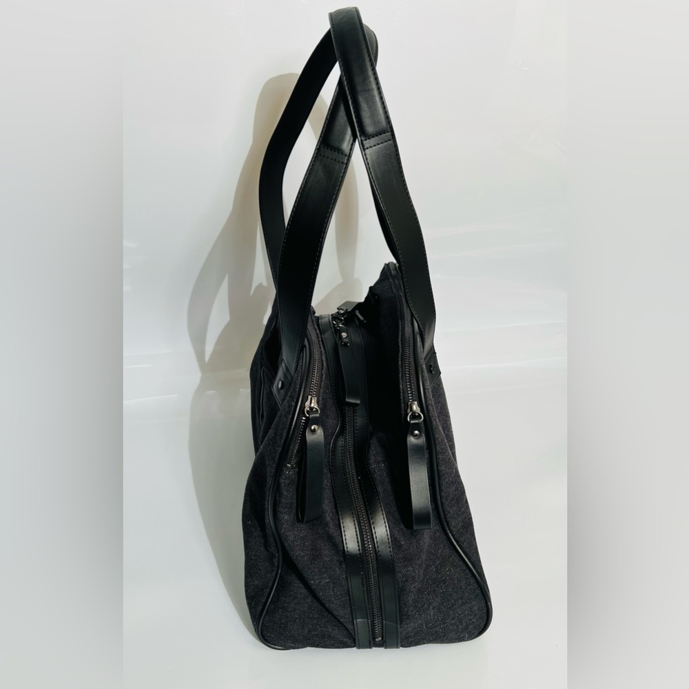Lululemon Athletica Duffle Bag Gray/Black Large - Picture 5 of 16